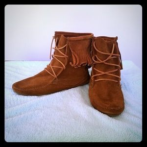 Minnetonka Tramper Moccasins